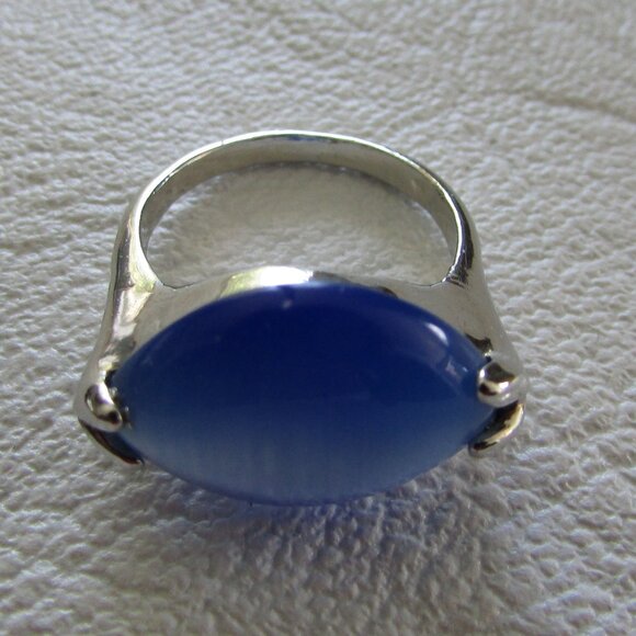 Blue Stone Silver Ring - Sz 9 - Picture 1 of 6